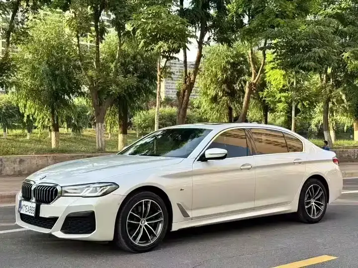 BMW 5 Series 2021 525Li M Sports Suit - View 1
