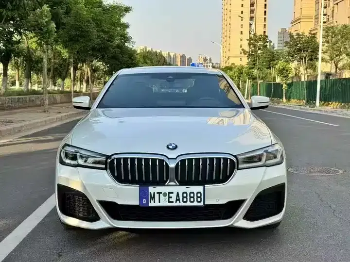 BMW 5 Series 2021 525Li M Sports Suit 2