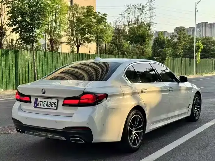 BMW 5 Series 2021 525Li M Sports Suit 7