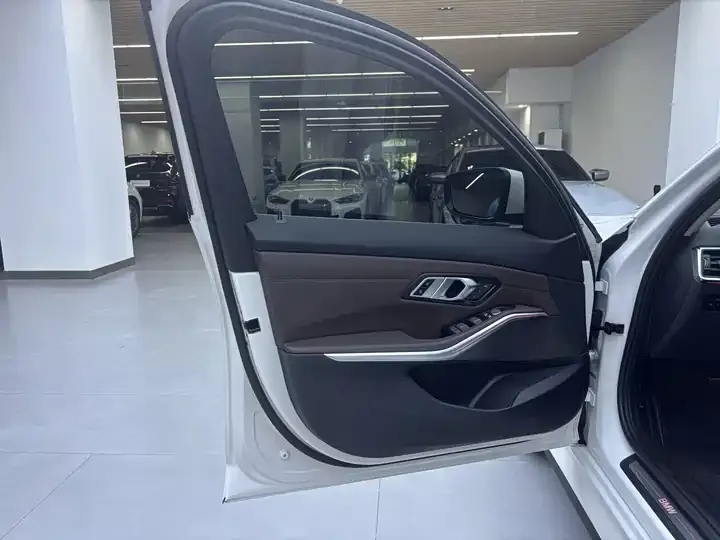 BMW i3 2024 eDrive 35 L 11