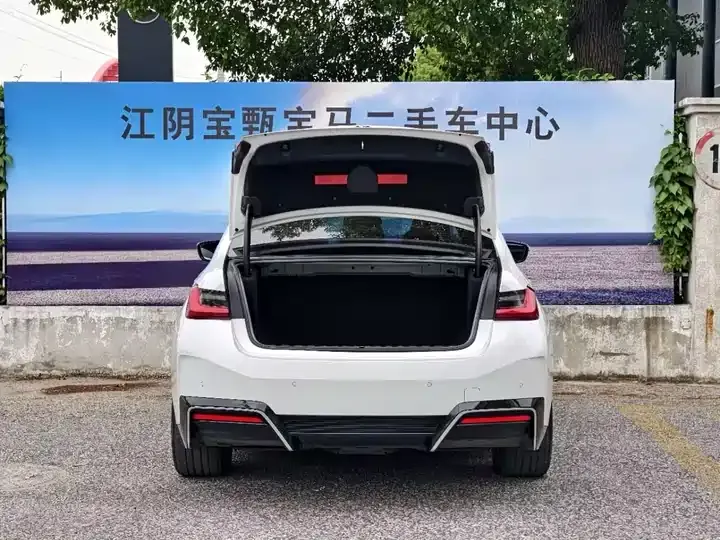 BMW i3 2024 eDrive 35 L 5
