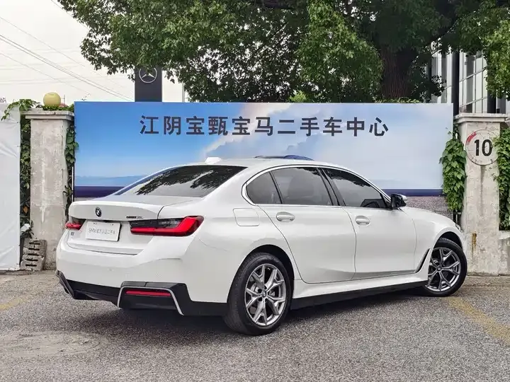 BMW i3 2024 eDrive 35 L 6