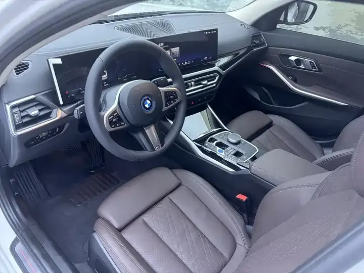 BMW i3 2024 eDrive 35 L 9