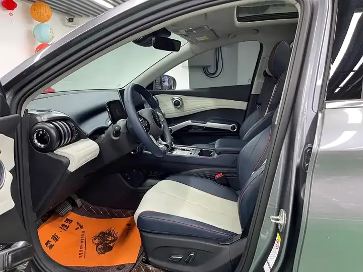 Yuan PLUS 2022 430KM Honorable Model 8
