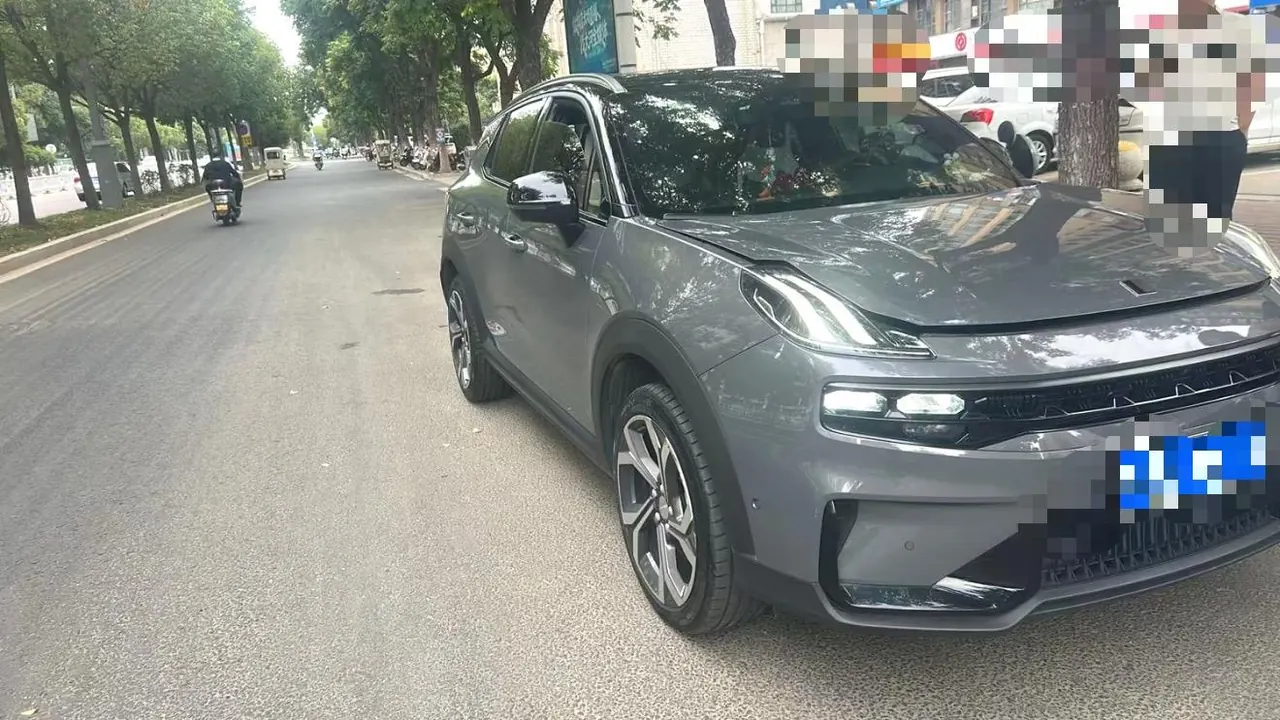LYNK&amp;CO 2023 LYNK&amp;CO 06 1.5T Remix Jin Halo automatic gear 3