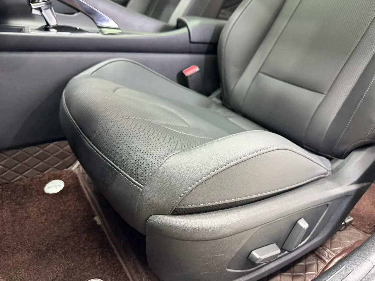 Hyundai 2023 Elantra -3-compartment 1.5 stepless LUX premium automatic gear 11