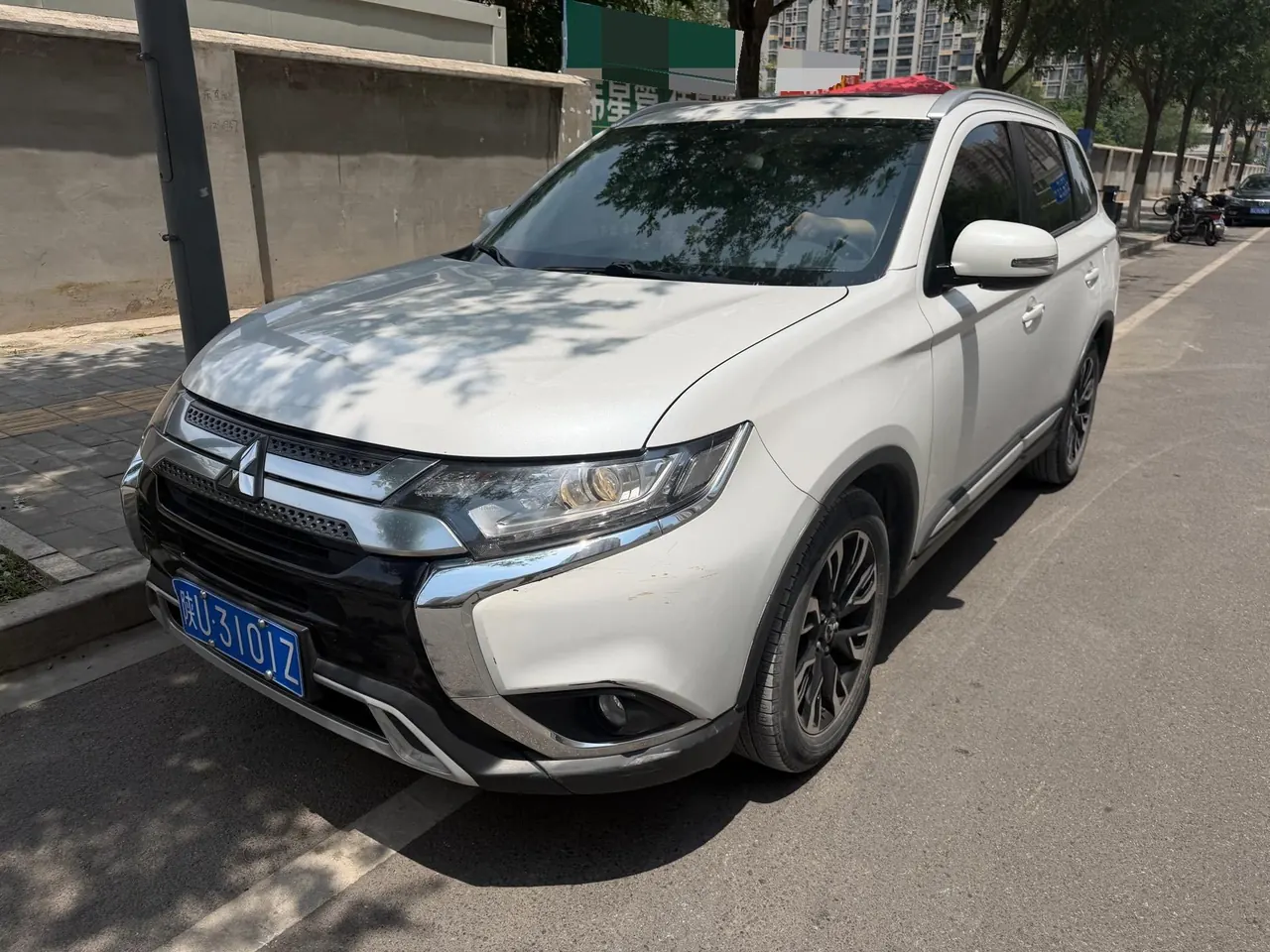 Open image lightbox: Mitsubishi 2020 Outlander 2.0 Stepless Two-Drive Smooth Edition 5-seat Automatic Gear