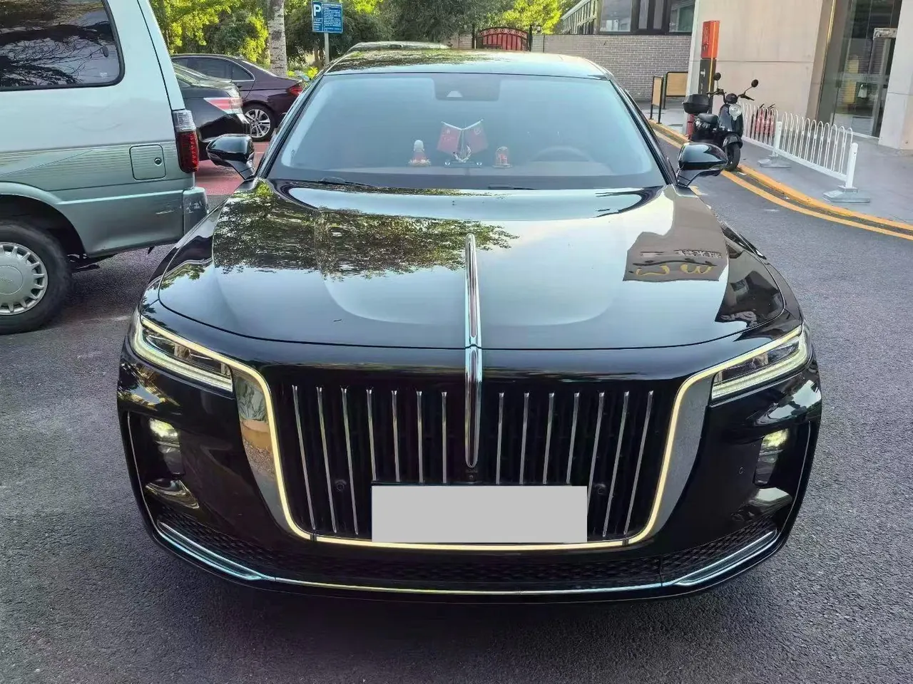 HongQi 2020 H9 48V 2.0T Zhilian Qi Chang Edition Automatic Gear 2