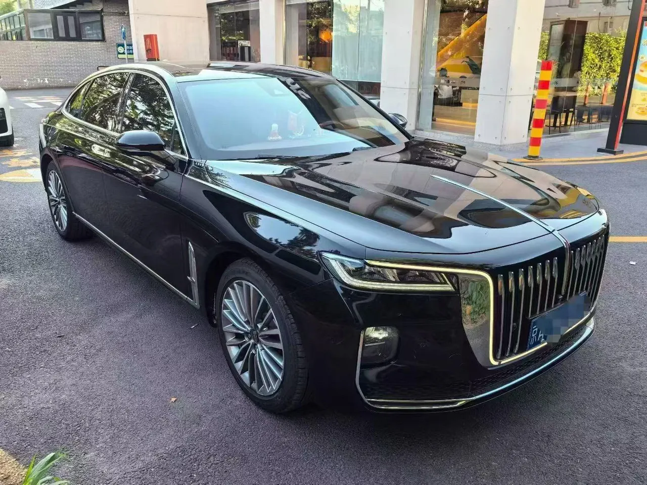 HongQi 2020 H9 48V 2.0T Zhilian Qi Chang Edition Automatic Gear 3
