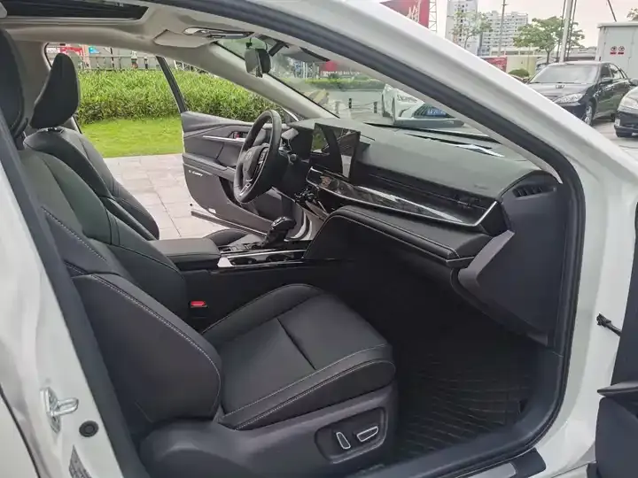 Camry 2026 2.0GVP Deluxe Edition 10