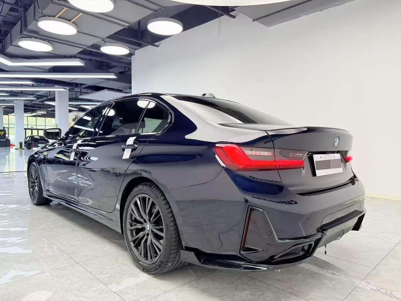 BMW 3 Series 2024 325Li 2.0T M Sports Obsidian Night Suit Automatic Gear 4