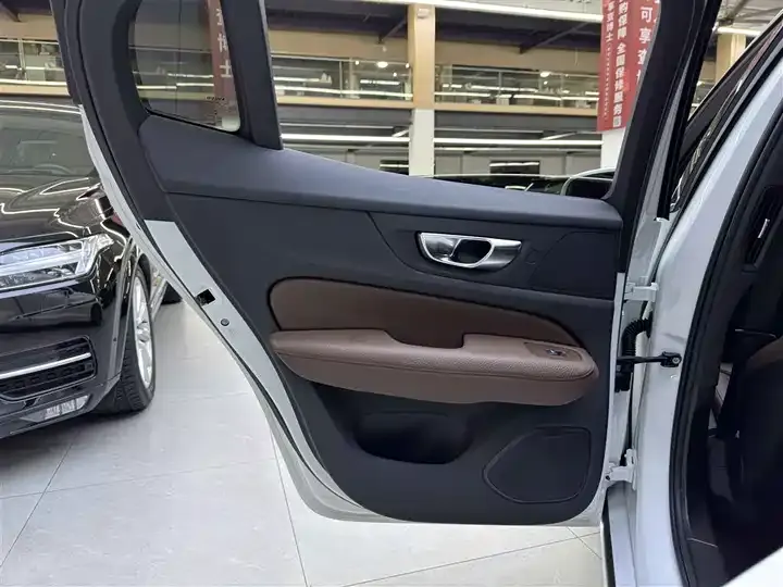 Volvo S60 2022 B4 Zhiyuan Deluxe Edition 11