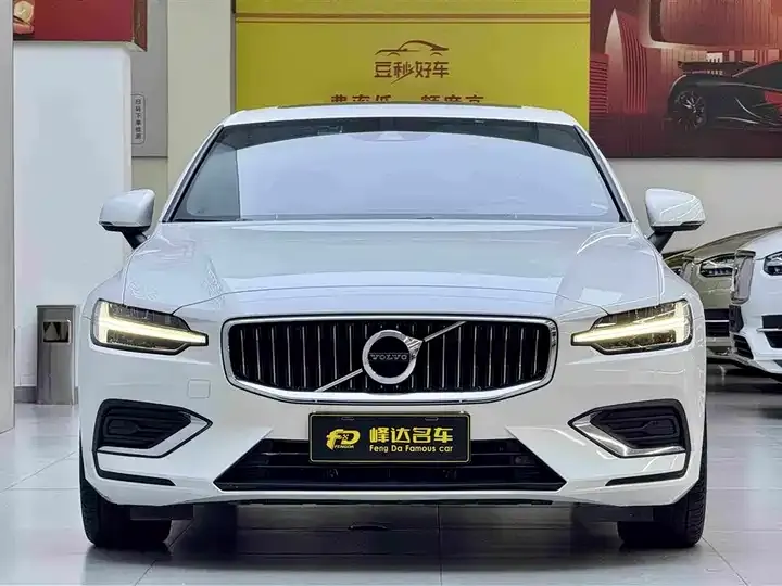 Volvo S60 2022 B4 Zhiyuan Deluxe Edition 2
