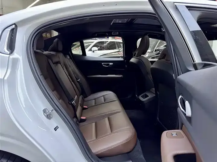 Volvo S60 2022 B4 Zhiyuan Deluxe Edition 7