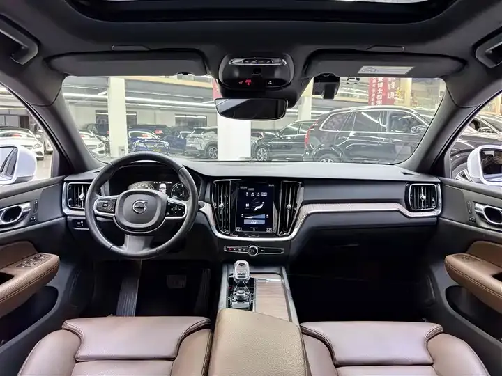 Volvo S60 2022 B4 Zhiyuan Deluxe Edition 9