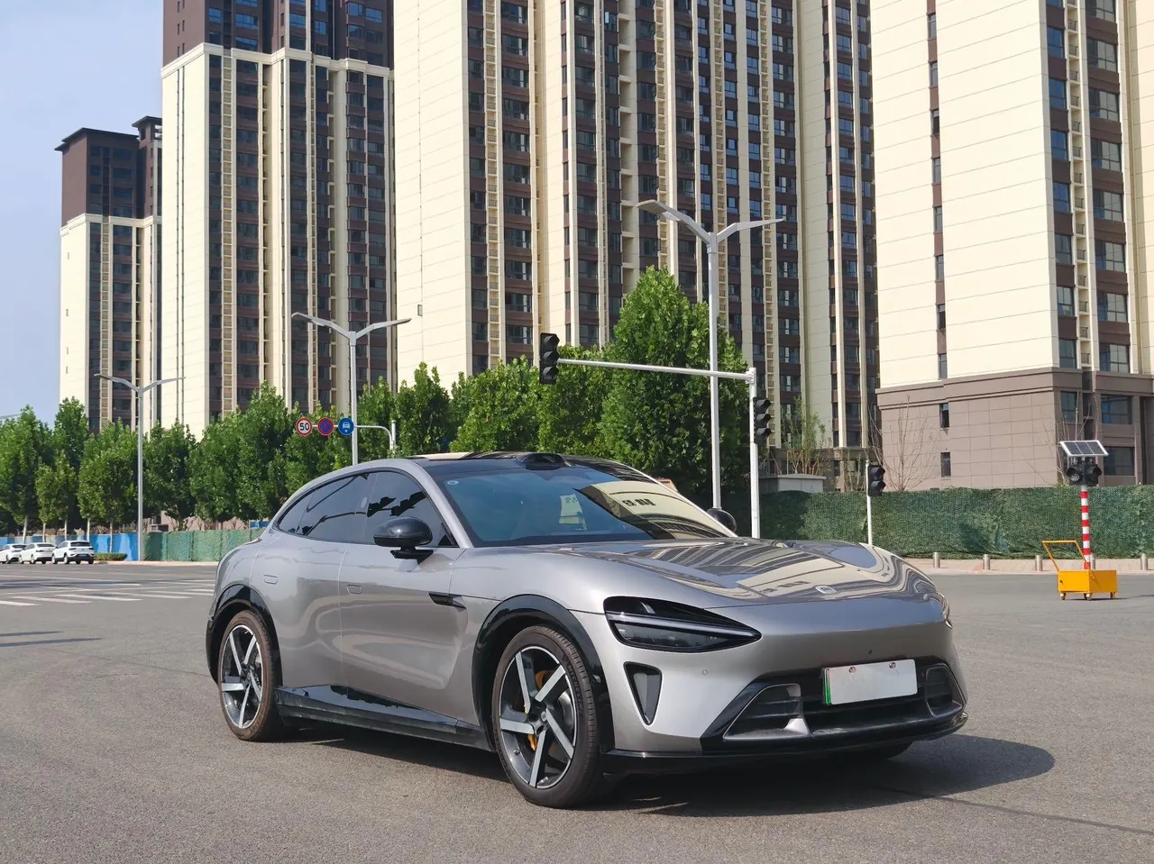 MI 2025 YU7 Long Endurance Four-wheel Drive Pro Edition Automatic Gear 3
