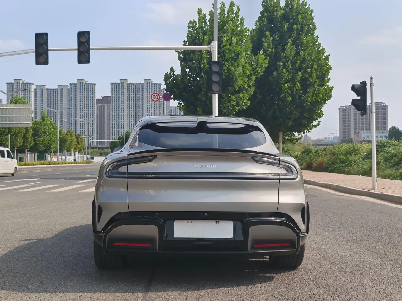 MI 2025 YU7 Long Endurance Four-wheel Drive Pro Edition Automatic Gear 5