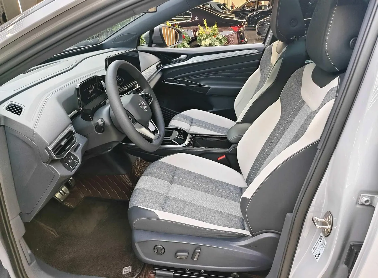 Volkswagen 2024 ID. 4 CROZZ Pure Limited Edition Automatic Transmission 3