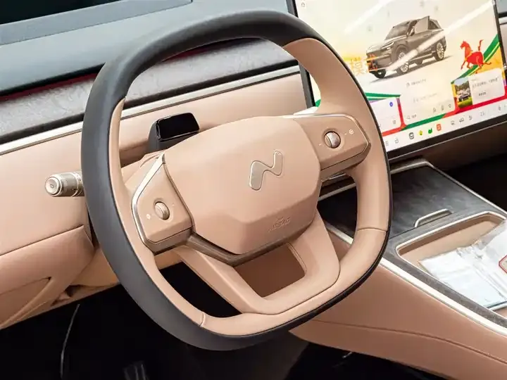 ONVO L90 2025 Pro 6-seat Edition 11