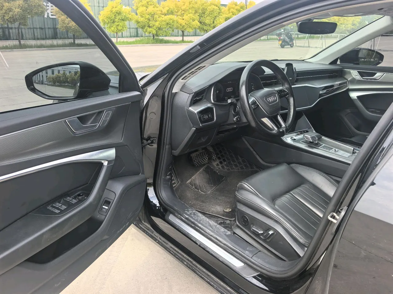 Audi 2023 A6L 2.0TFSI 40TFSI Deluxe Elegant Automatic 3