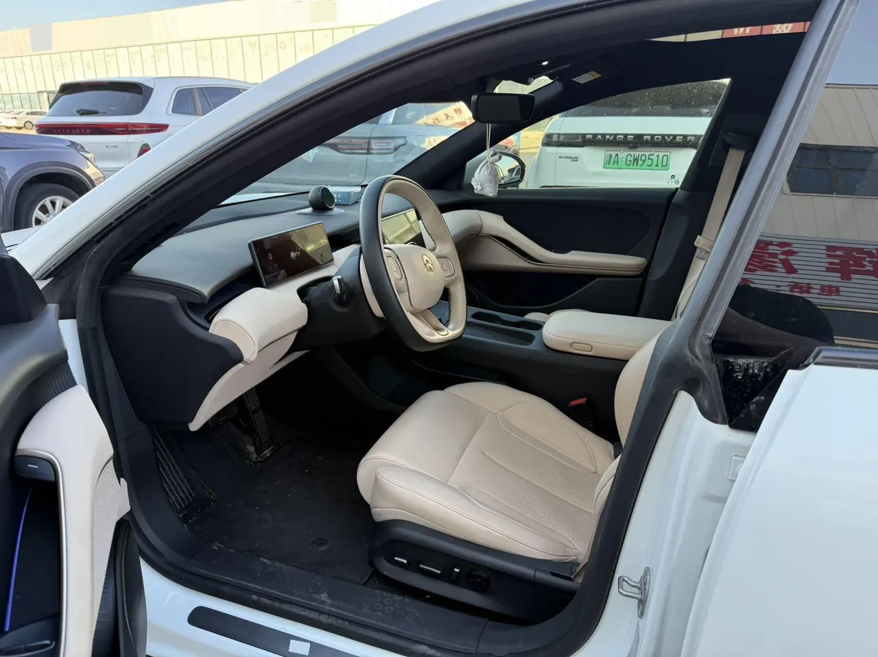 NIO 2023 ET5 75kWh Touring automatic gear 2