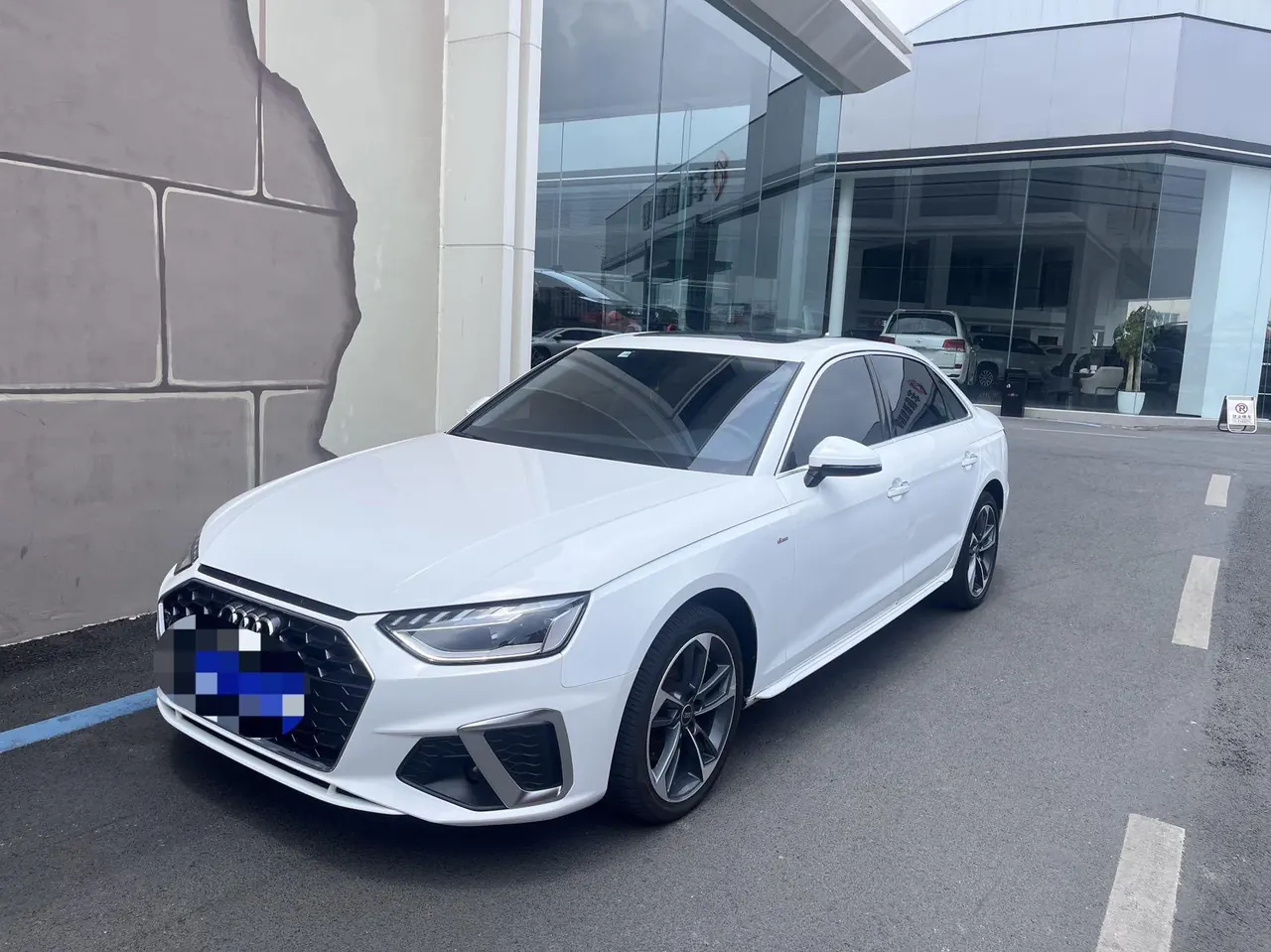Audi 2023 A4L 2.0TFSI 40TFSI Fashion Dynamic Automatic - View 1