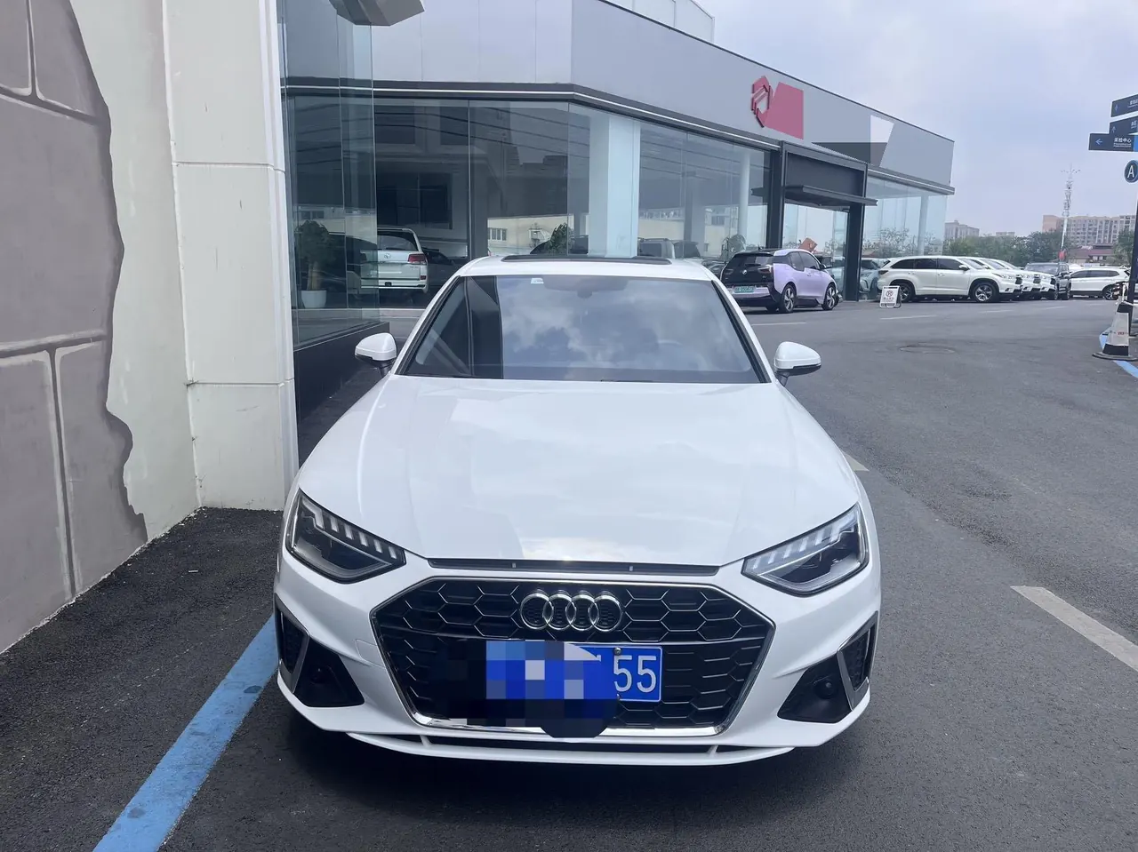 Audi 2023 A4L 2.0TFSI 40TFSI Fashion Dynamic Automatic 2