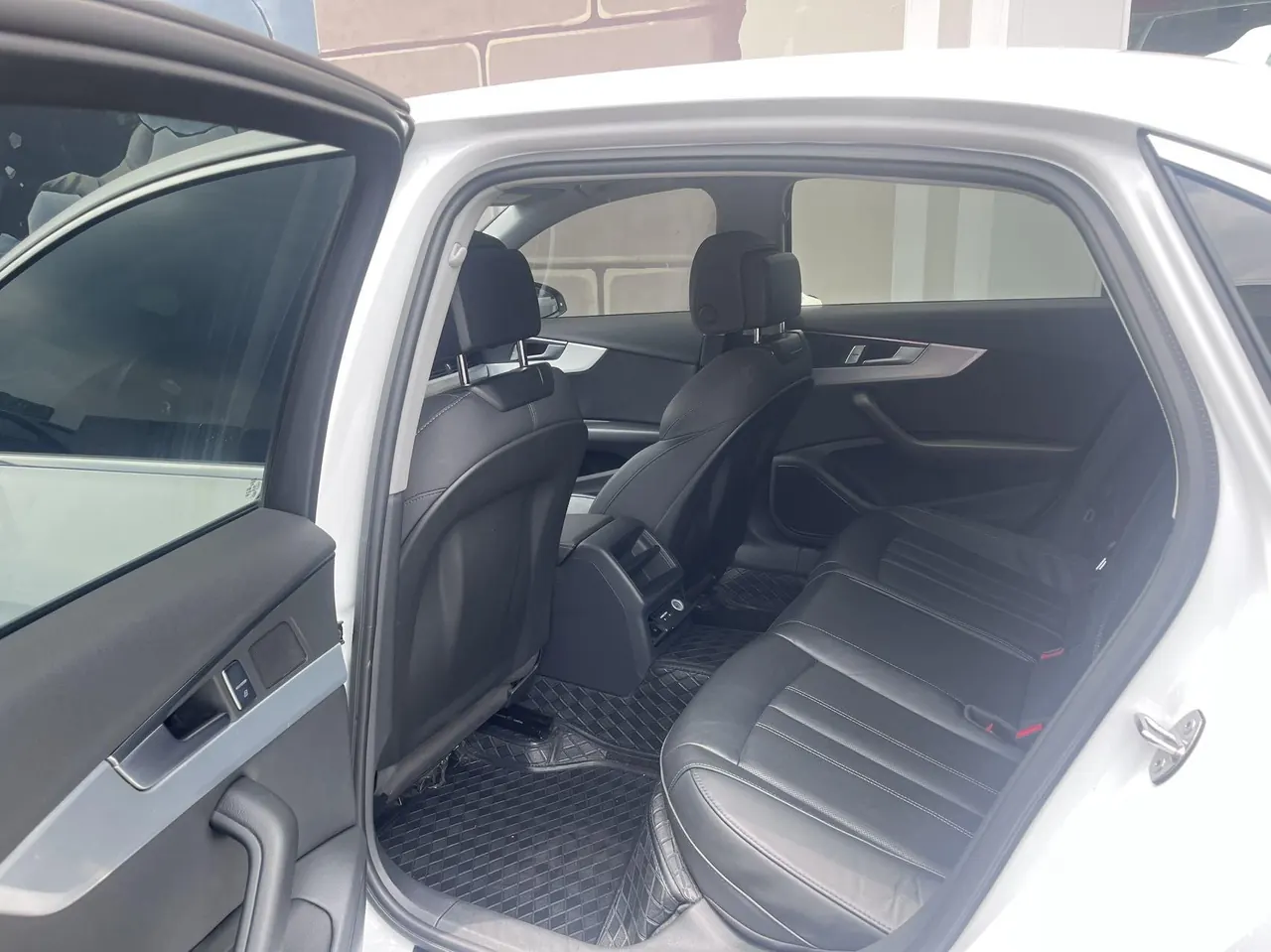 Audi 2023 A4L 2.0TFSI 40TFSI Fashion Dynamic Automatic 4