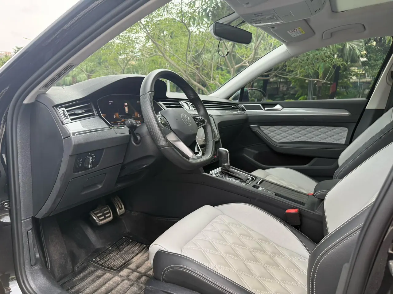 Volkswagen 2023 Magotan 2.0TSI 330TSI 2 million Commemorative Edition Leading Automatic Gear 7