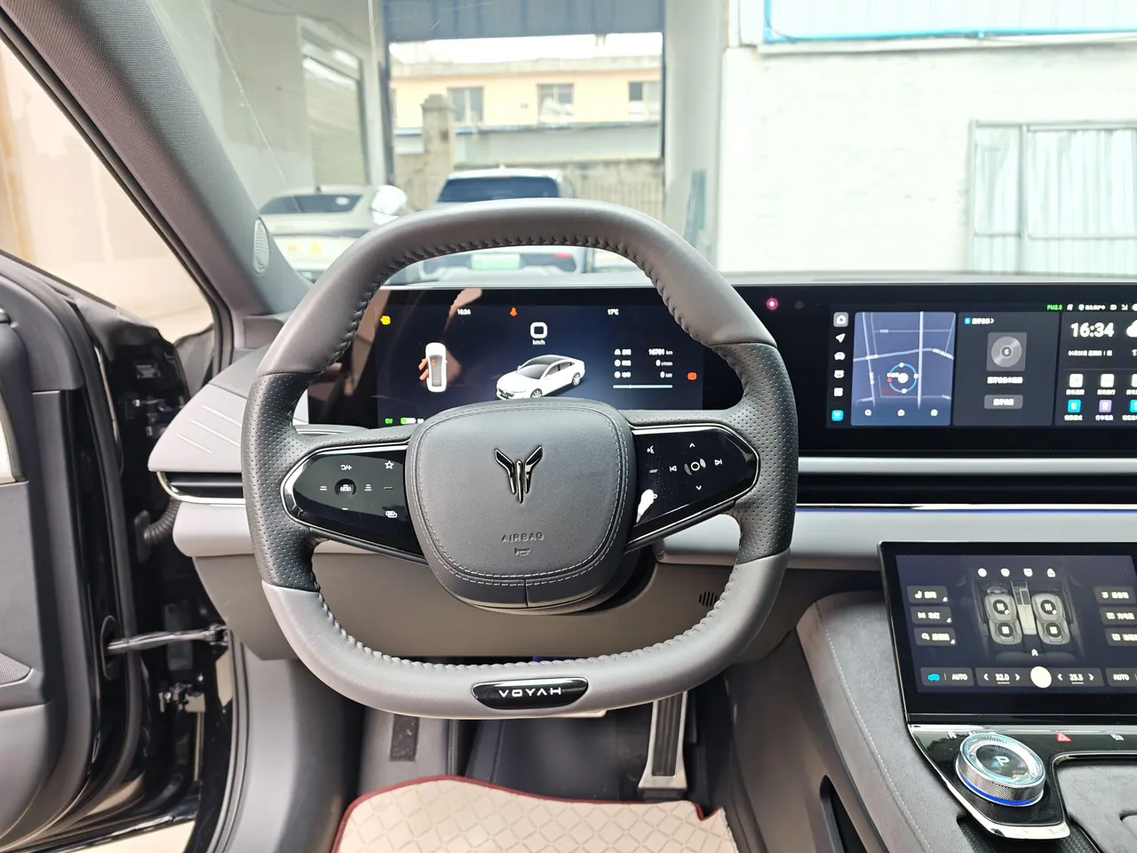 Voyah 2024 models chasing PHEV 1.5T four-wheel drive long endurance administrative version automatic gear 13