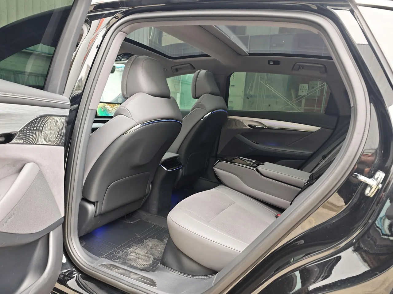 Voyah 2024 models chasing PHEV 1.5T four-wheel drive long endurance administrative version automatic gear 14