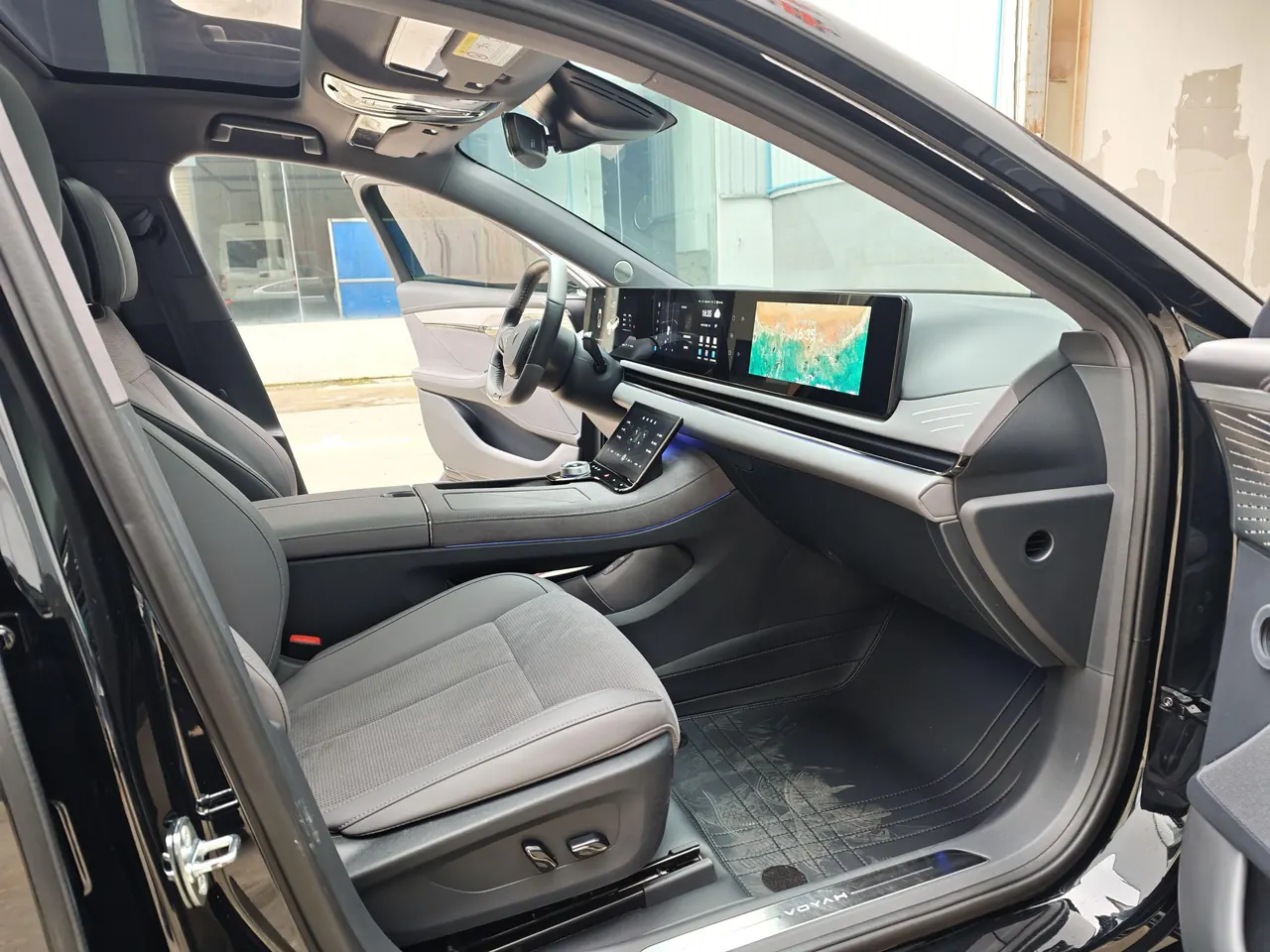 Voyah 2024 models chasing PHEV 1.5T four-wheel drive long endurance administrative version automatic gear 17