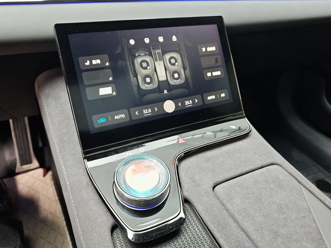 Voyah 2024 models chasing PHEV 1.5T four-wheel drive long endurance administrative version automatic gear 22