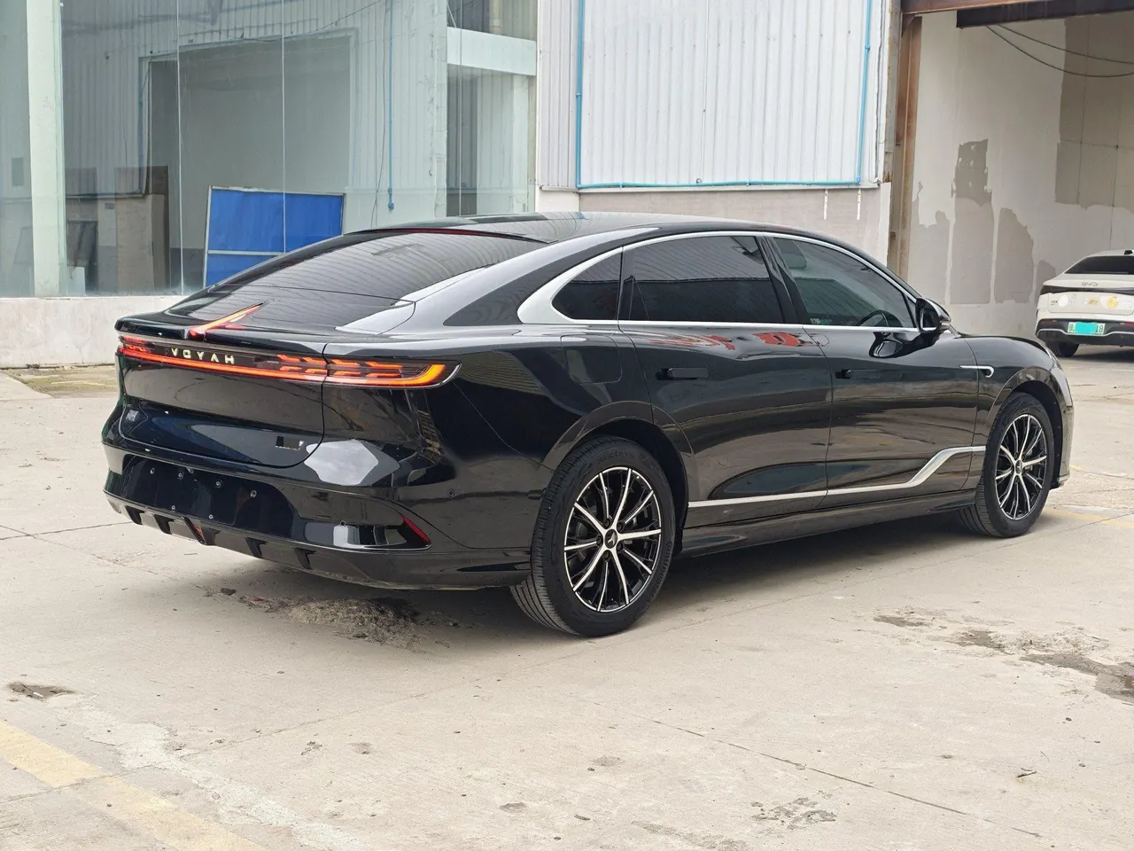 Voyah 2024 models chasing PHEV 1.5T four-wheel drive long endurance administrative version automatic gear 4