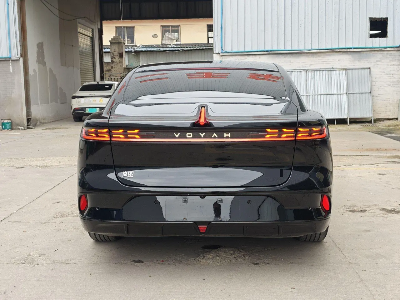 Voyah 2024 models chasing PHEV 1.5T four-wheel drive long endurance administrative version automatic gear 5