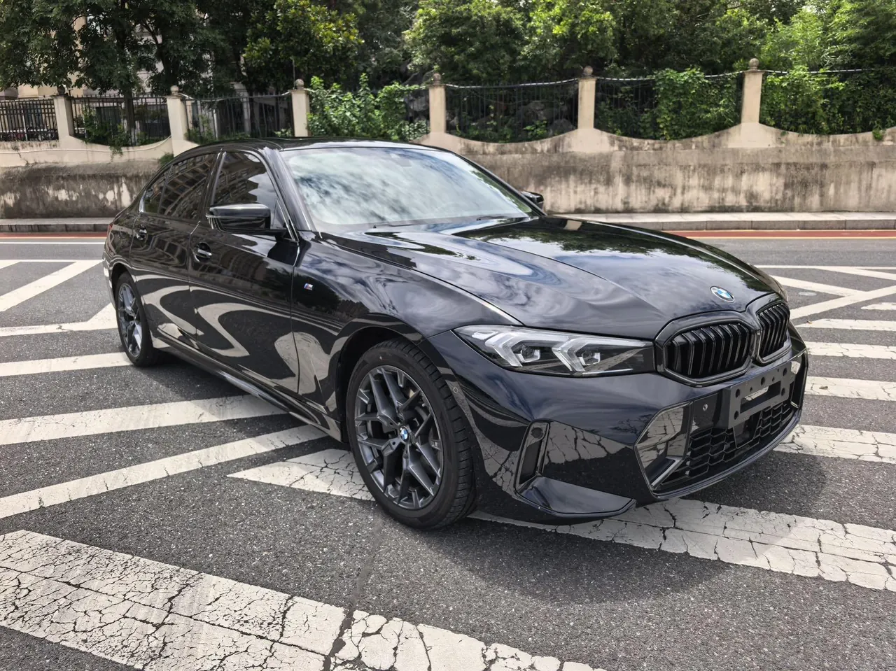 BMW 3 Series 2025 330Li 2.0T M Sports Obsidian Night Suit Automatic Gear 3