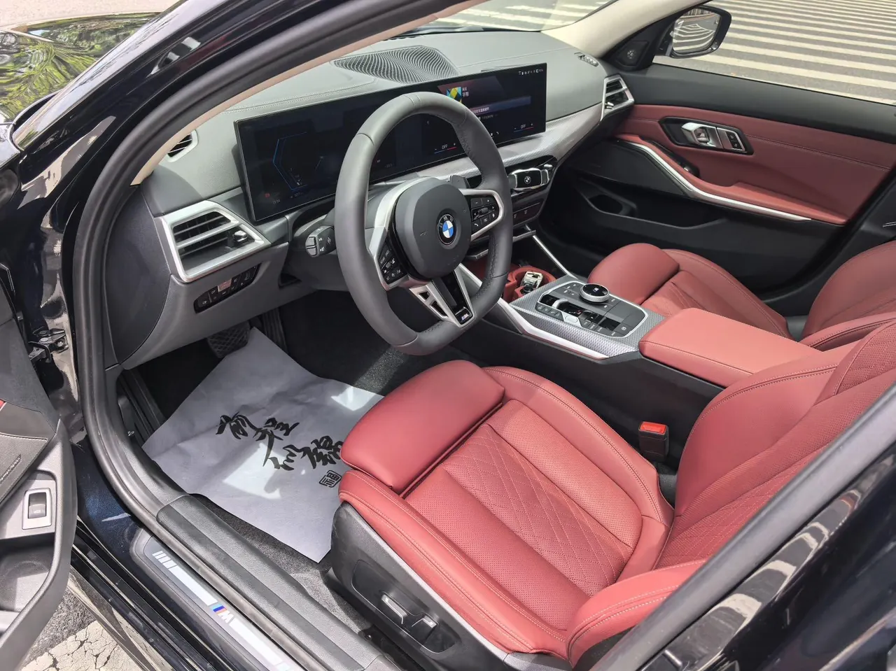 BMW 3 Series 2025 330Li 2.0T M Sports Obsidian Night Suit Automatic Gear 4