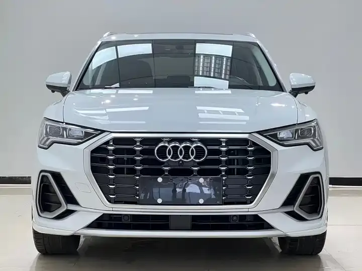 Audi Q3 2022 35 TFSI Fashion Dynamic 2