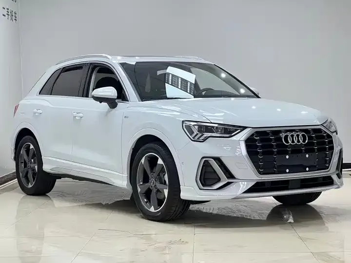 Audi Q3 2022 35 TFSI Fashion Dynamic 3