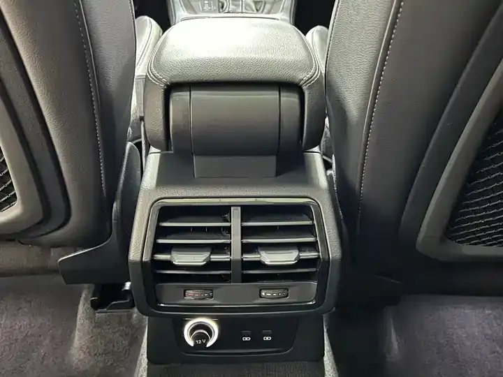 Audi Q3 2022 35 TFSI Fashion Dynamic 8