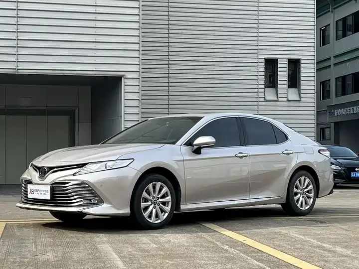 Camry 2019 2.0G Deluxe Edition - View 1
