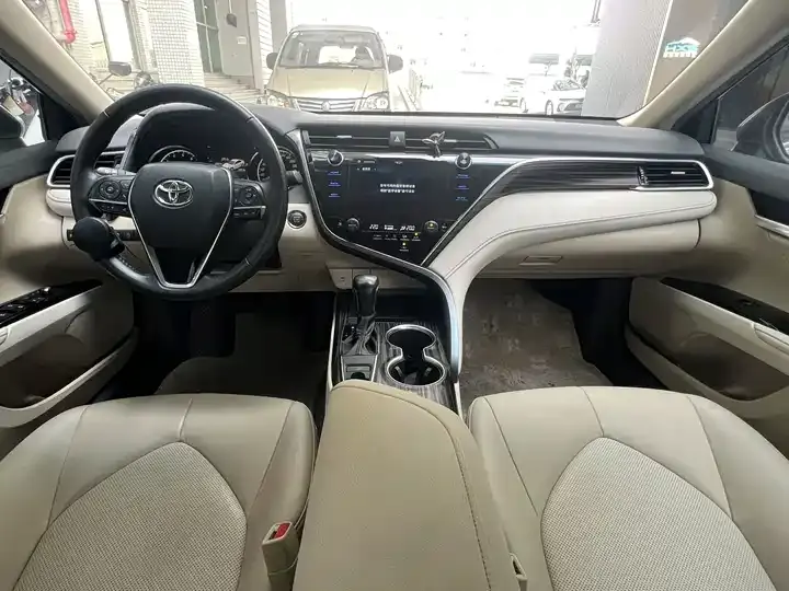 Camry 2019 2.0G Deluxe Edition 11