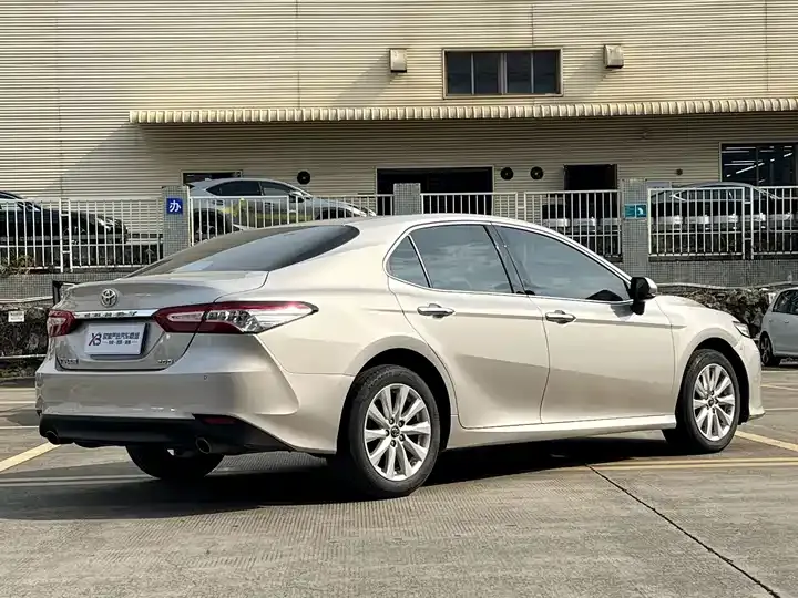 Camry 2019 2.0G Deluxe Edition 6