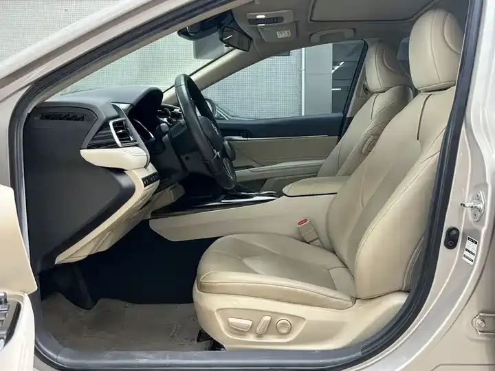 Camry 2019 2.0G Deluxe Edition 9
