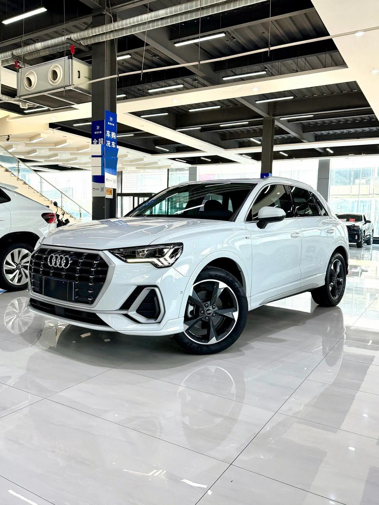 Audi 2023 Q3 1.4TFSI 35TFSI Fashion Dynamic Automatic - View 1