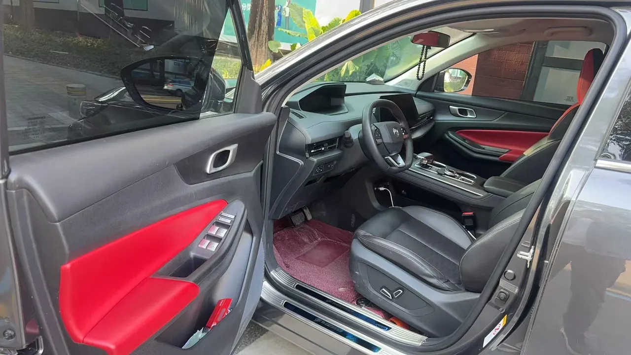 ChangAn 2023 CS55 PLUS 1.5T Light Year Edition Automatic Gear 3