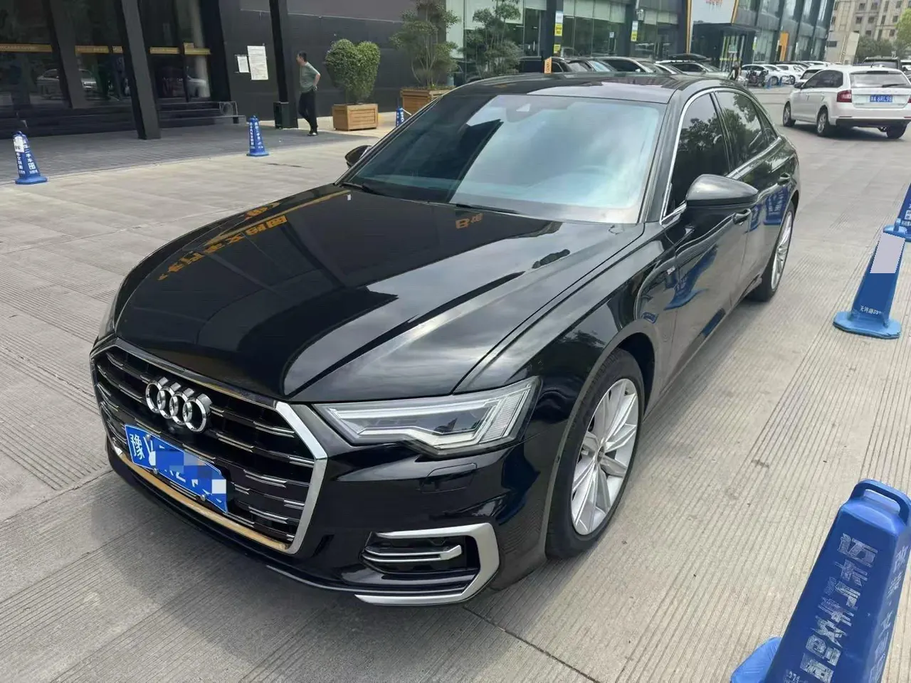 Audi 2025 A6L 2.0TFSI 45TFSI Selected Dynamic Automatic - View 1
