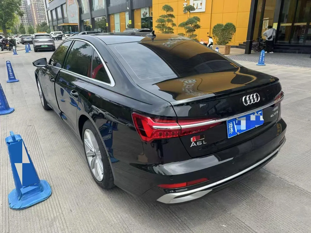 Audi 2025 A6L 2.0TFSI 45TFSI Selected Dynamic Automatic 3