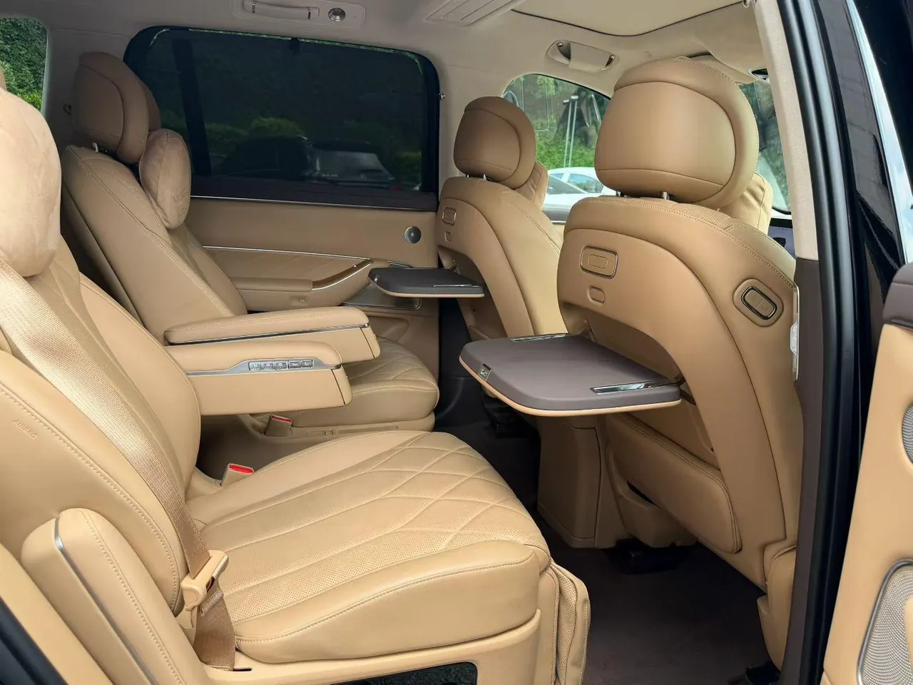 AITO 2025 AITO M8 Ultra 53.4kWh 6-seat automatic gear 3