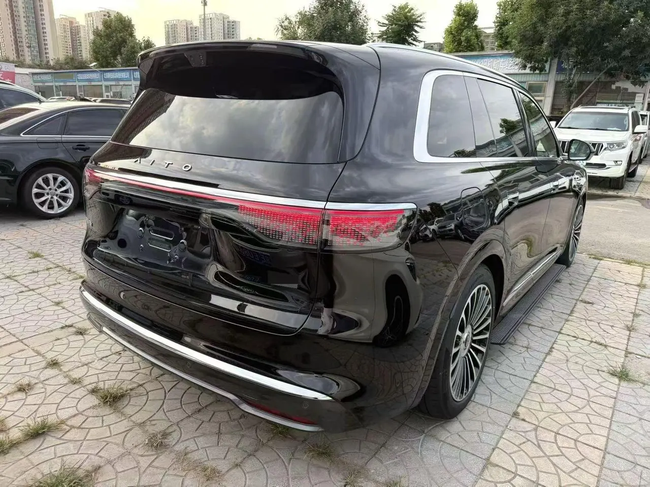 AITO 2025 AITO M8 Ultra 53.4kWh 6-seat automatic gear 7
